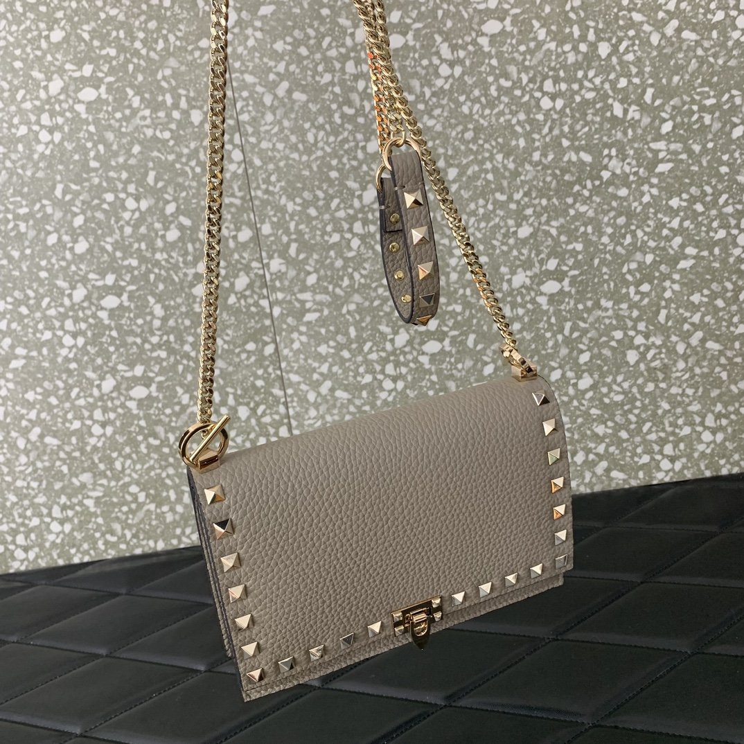 Valentino Garavani Rockstud Small Shoulder Bag in Grey Grainy Calfskin